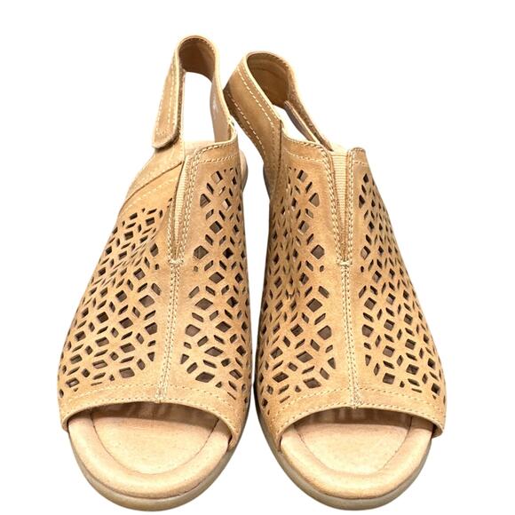 Earth Leather Wedge Sandals 11B Cascade Die Cut Boho Hook & Loop Travel Vacation - Picture 2 of 10